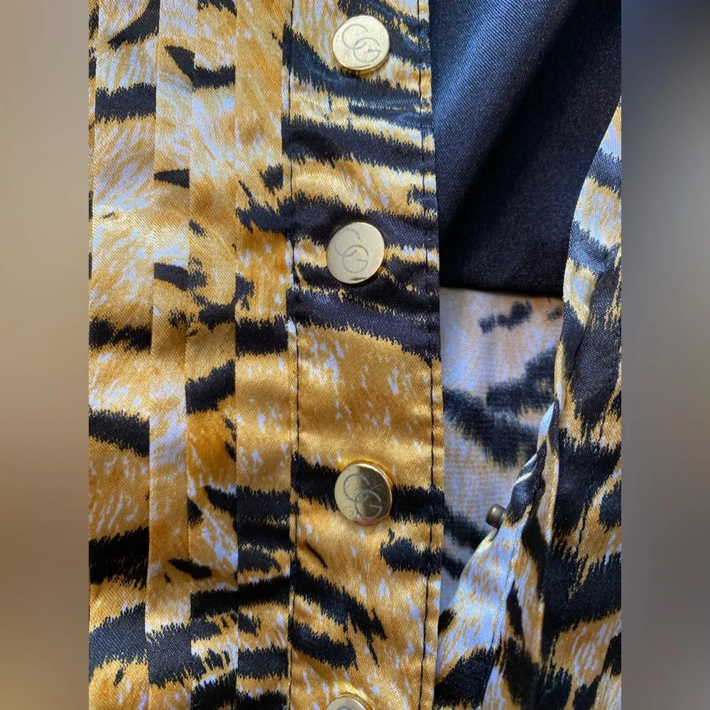 Coogi Tiger Print  Puff Sleeve Tunic Top 3x | Snap Buttons | has belt loops - Picture 5 of 10